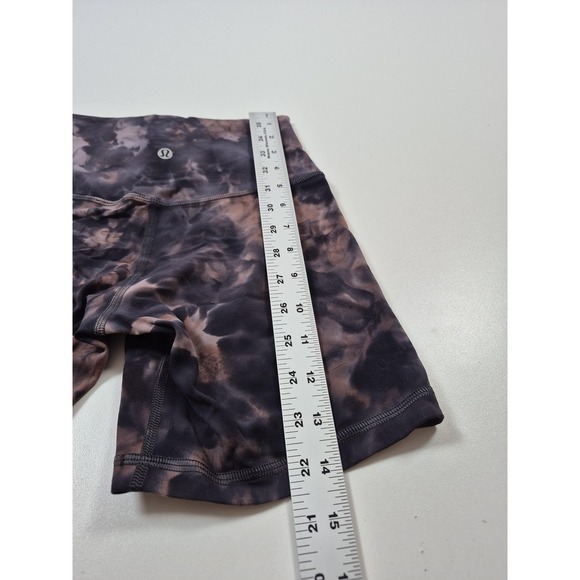 Lululemon Align High-Rise Shorts Purple Tie Dye Size 4 - Picture 5 of 8